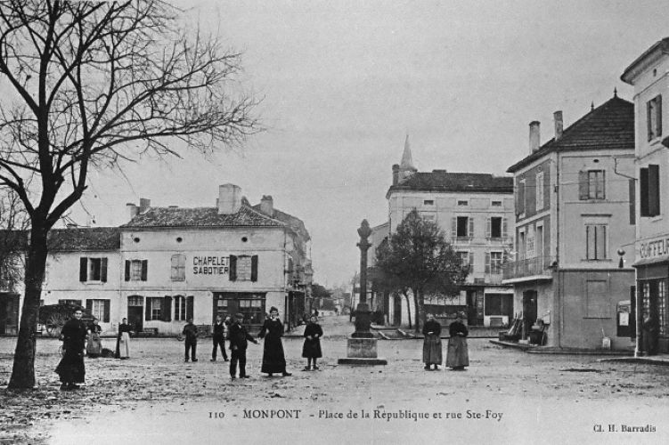 Place de la République et route de Sainte Foy